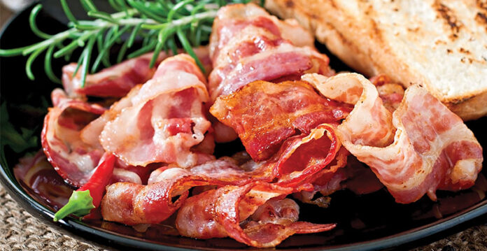 How can you cook beef bacon to achieve the perfect crispy texture?