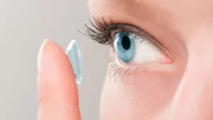 Best Contact Lenses For Dry Eyes Recommended by Experts
