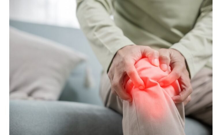 Hyperextended Knee Pain: Causes, Symptoms, Treatment and Recovery